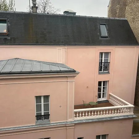 Entierement Renove Donnant Sur Jardin Arbore Dans Le Calme Absolu Apartment *
